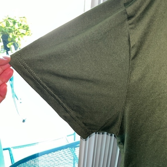 Romwe Women's multi T-shirt size Small - Picture 3 of 6